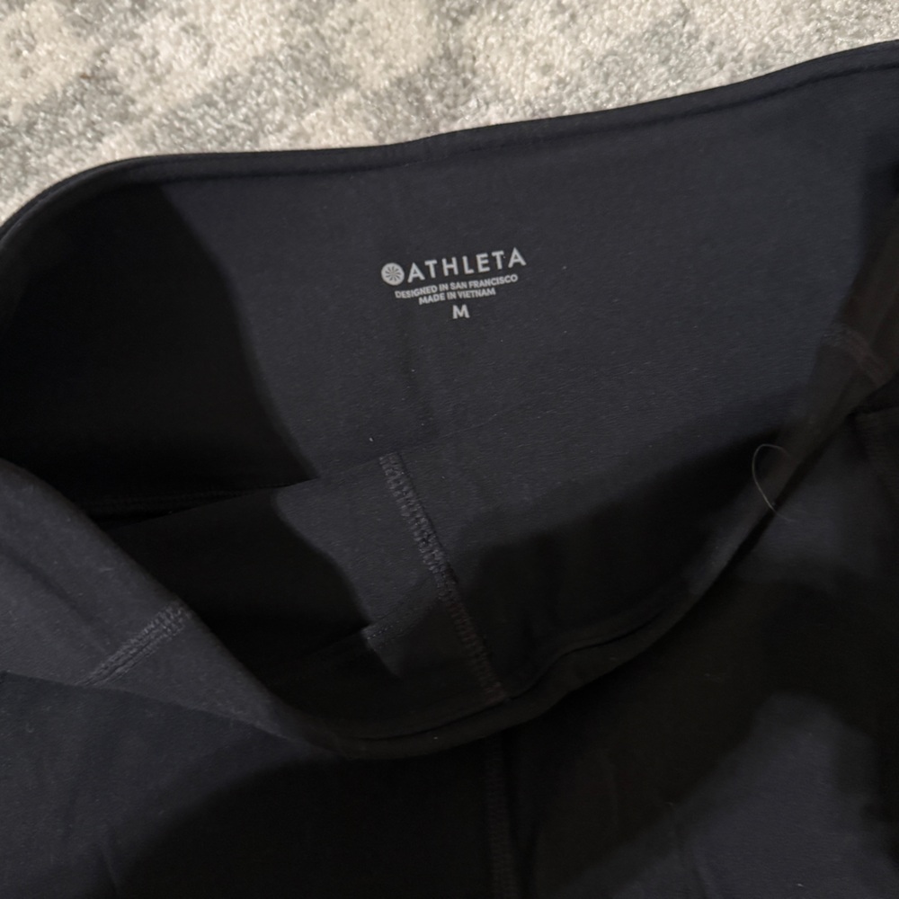 Athleta Salutation Capri, Size M - image 2
